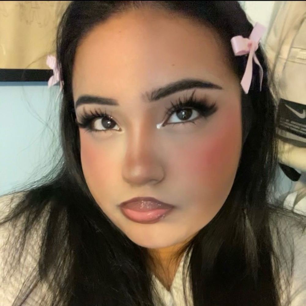 Meet your Posher, Aliana